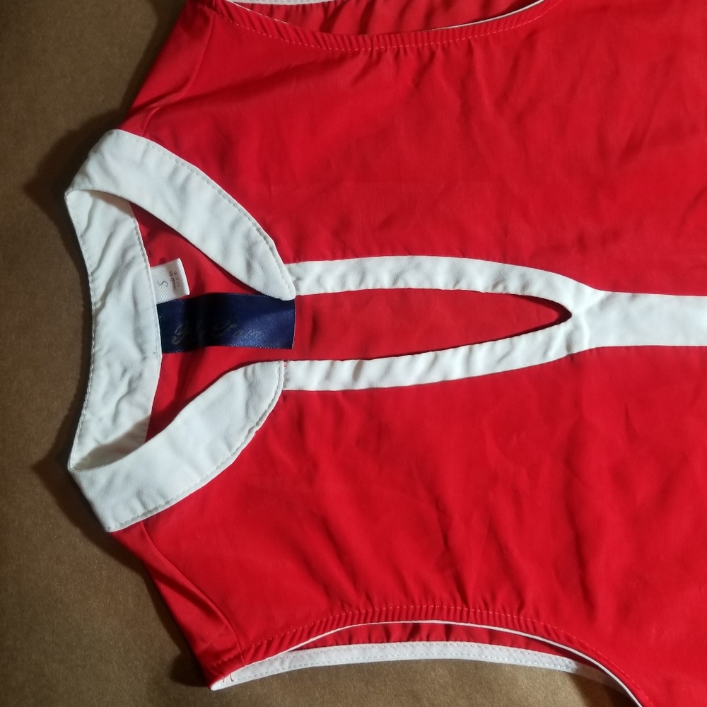 Tops - Picture 2 of 3